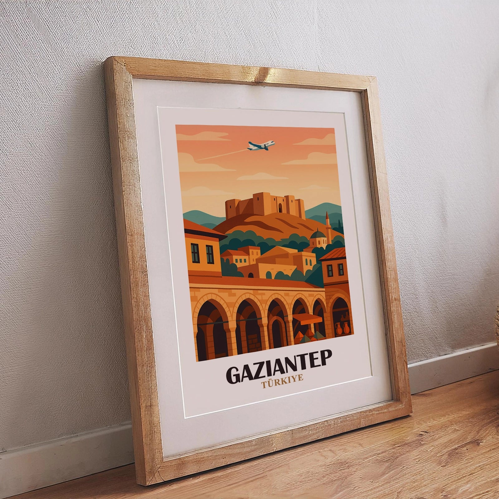 Modernes Gaziantep Wandposter Türkei mit Festung, Arkadengängen, orientalischer Architektur und Flugzeug im Abendhimmel, stilvoller Kunstdruck