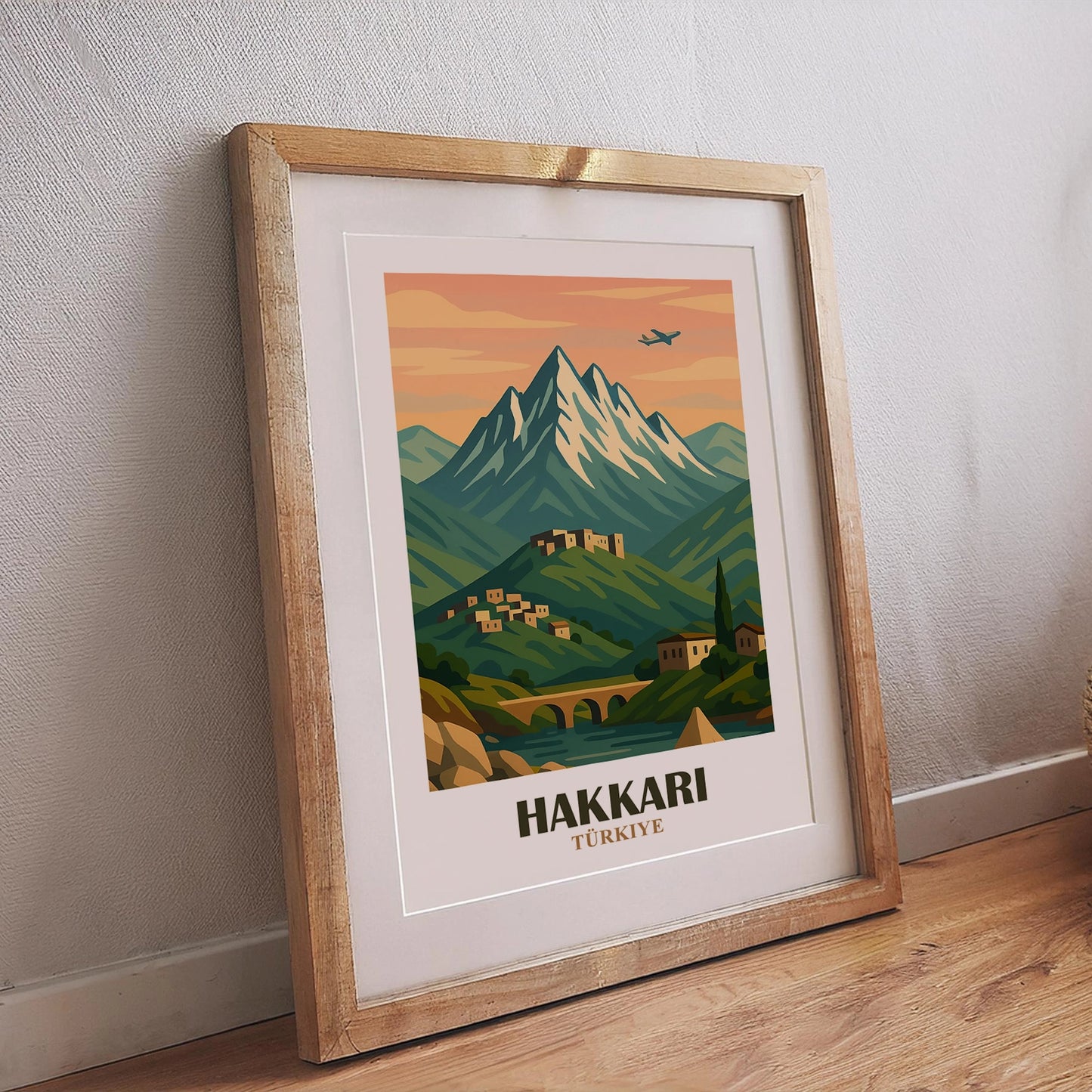 Modernes Hakkari Wandposter Türkei mit imposanter Bergkulisse, kleinen Dörfern und Flusslandschaft im Abendlicht, stilvoller Kunstdruck