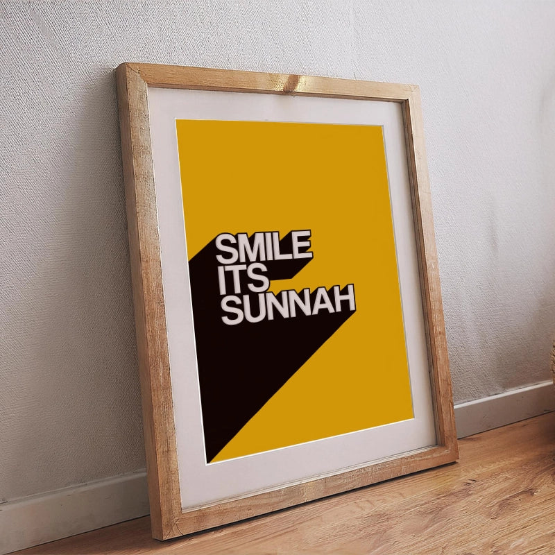 Islamisches Poster „Smile it’s Sunnah“ mit minimalistischer Typografie in Gelb