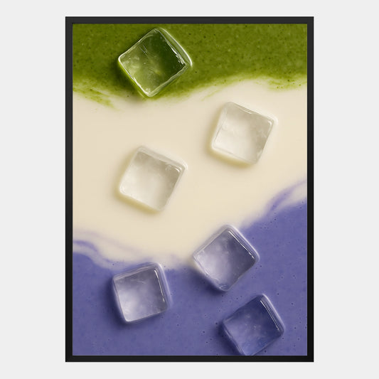 Modernes Food-Poster mit Matcha, Milch und Lavendel in grün-weiß-lila Farbverlauf, abstrakte Illustration mit Eiswürfeln – dekoratives Wandbild im minimalistischen Stil.
