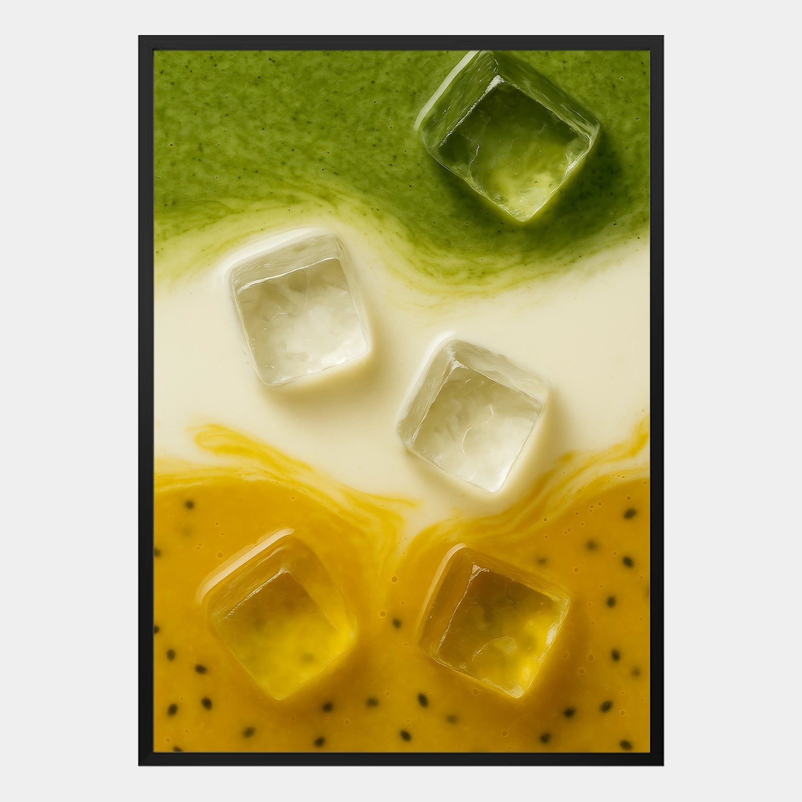 Modernes Maracuja Matcha Poster mit Milch und Eiswürfeln in grün-weiß-gelbem Farbverlauf, abstrakte Food Illustration – dekoratives Wandbild im minimalistischen Stil.