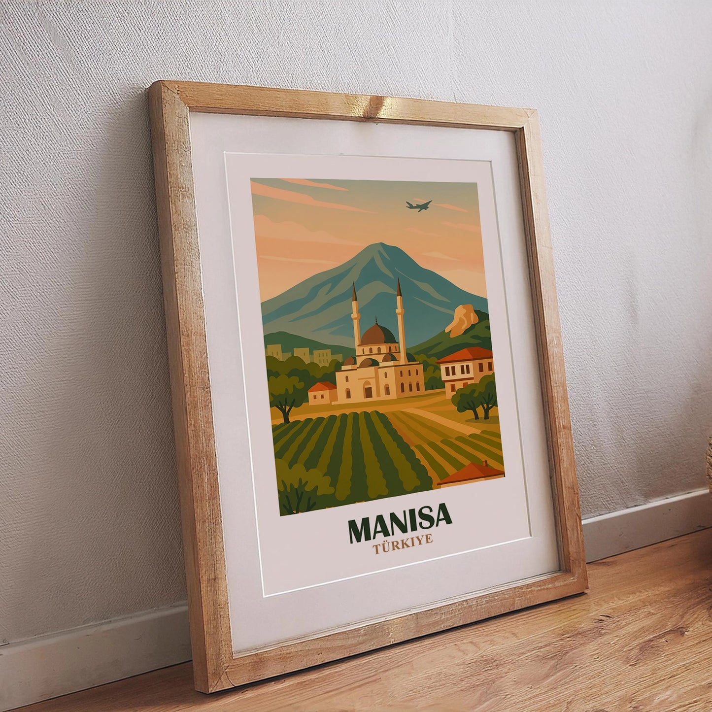 Manisa Wandposter Türkei mit Moschee, Feldern, traditionellen Häusern und majestätischem Berg Spil Dağı, stilvolles Landschaftsmotiv für moderne Wohnräume